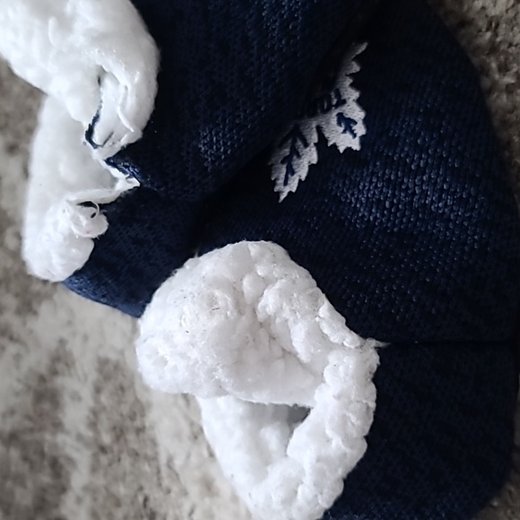 10 for $25 - Foco NHL Infant XL Soft Sole Blue Toronto Maple Leafs Slippers - Picture 4 of 6
